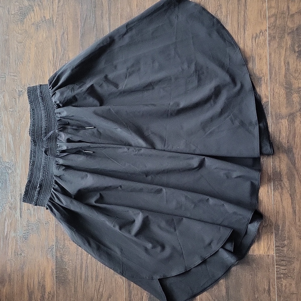 Lululemon - the everyday skirt